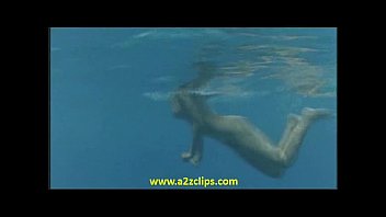 023 Phoebe Cates - Paradise (stripping-swimming nude underwater)